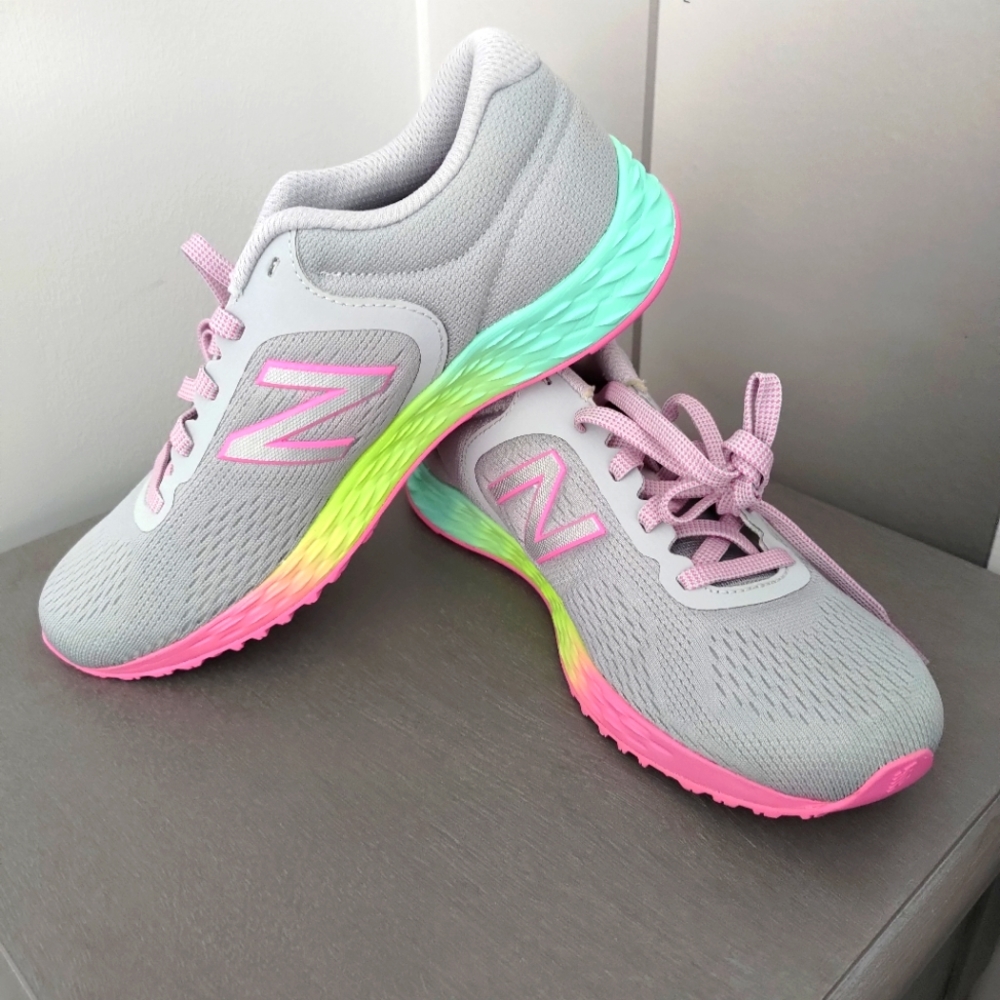 New Balance Big kids Girls Arishi V2 running shoes